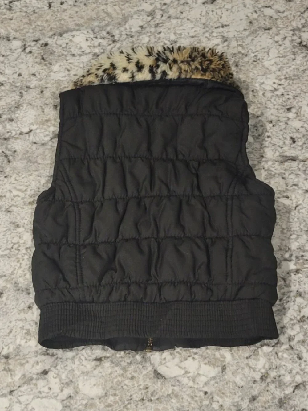 Circo Black Puffer Vest Faux Fur Leopard Collar Girls XS 4/5 Zip Jacket